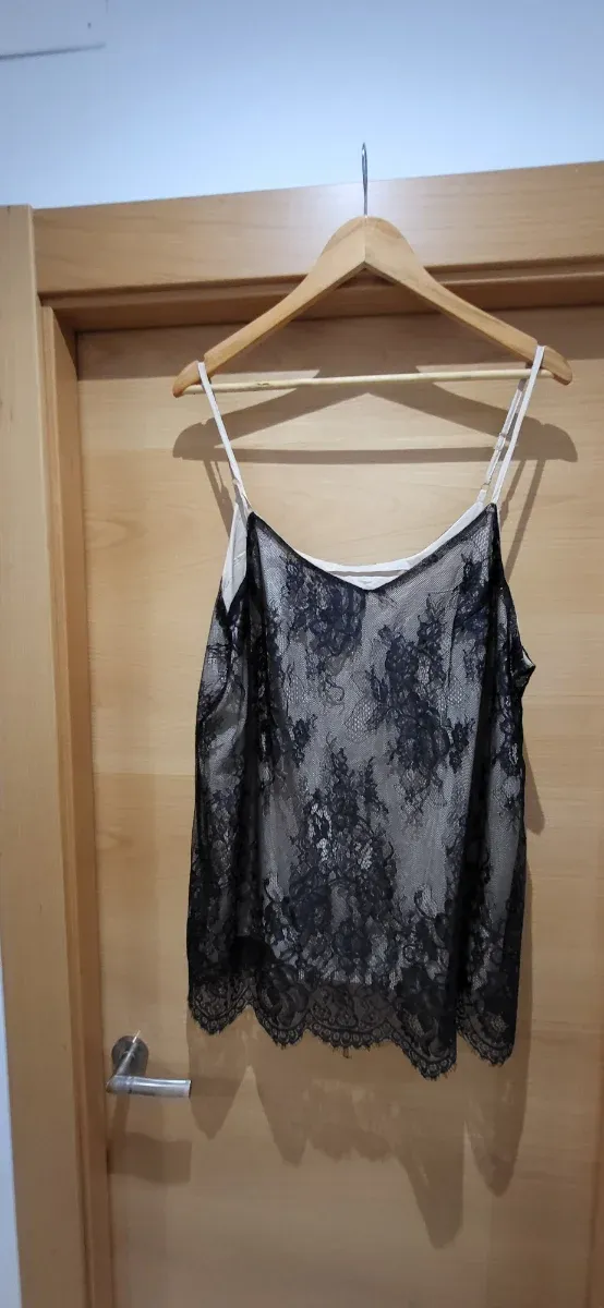 Blusa encaje negro