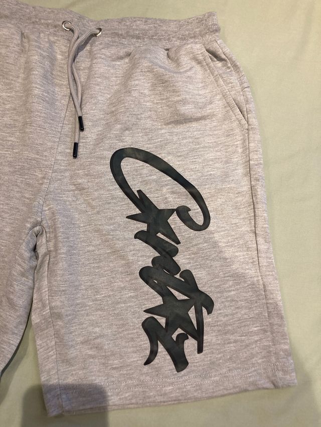 Chándal gris con logo