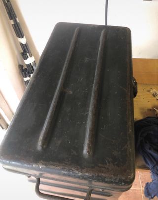 Cassa in ferro per attrezzi