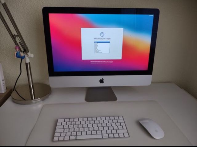 iMac Apple Plata muy bien cuidado