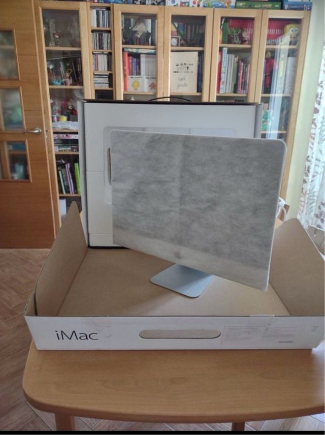 iMac Apple Plata muy bien cuidado