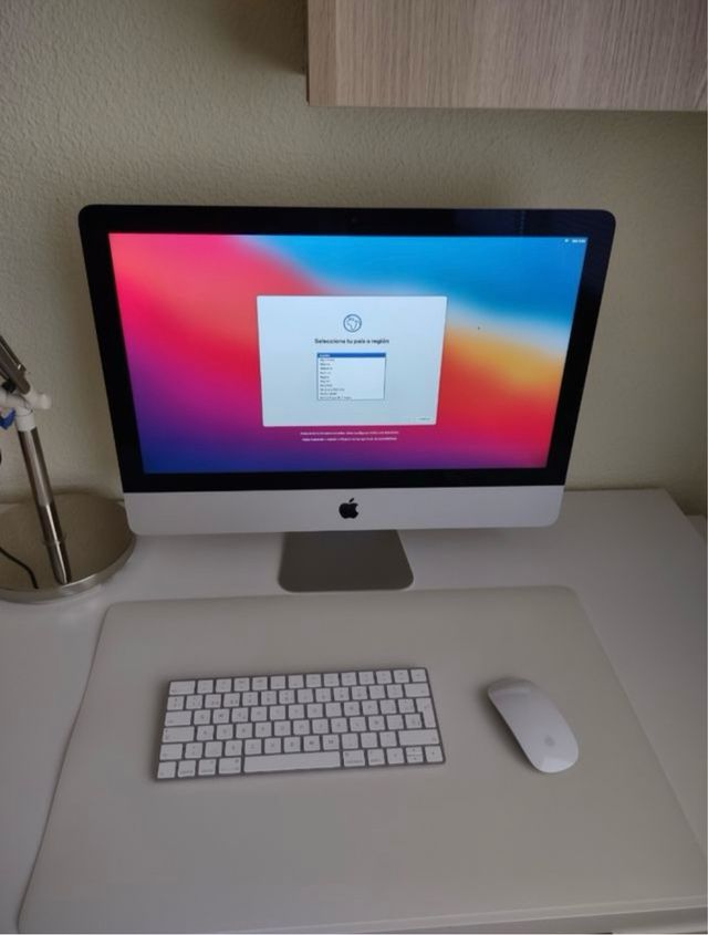 iMac Apple Plata muy bien cuidado