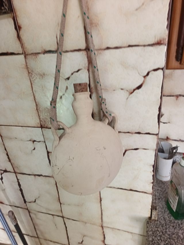 Porrón de agua antiguo, botijo