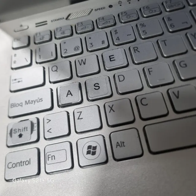 Portátil Sony VAIO 14 I5 2.3GHZ, sd 240gb, win11.