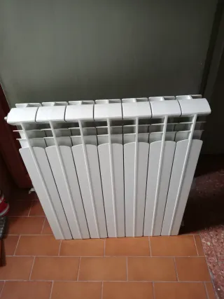 Radiador de agua metálico