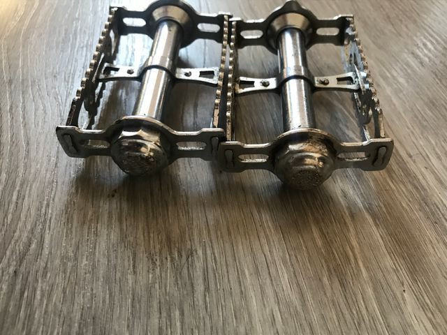 Pedali per bicicletta classici tipo notarile