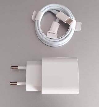 Caricatore USB-C per iPhone 17/16/15 condivisibile da 20 W