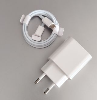 Caricatore USB-C per iPhone 17/16/15 condivisibile da 20 W