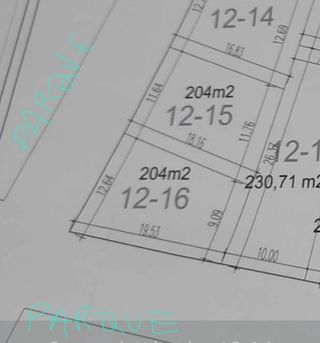 Dos solares urbanos de 204 m² cada uno