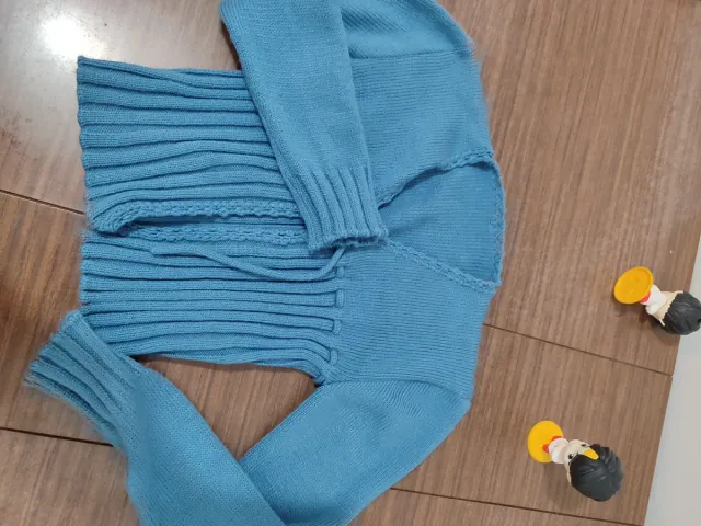 Rebeca de niña azul