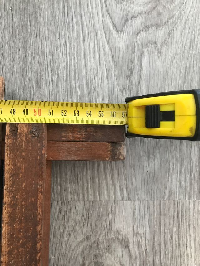 Piccola sedia pieghevole in legno degli anni '50