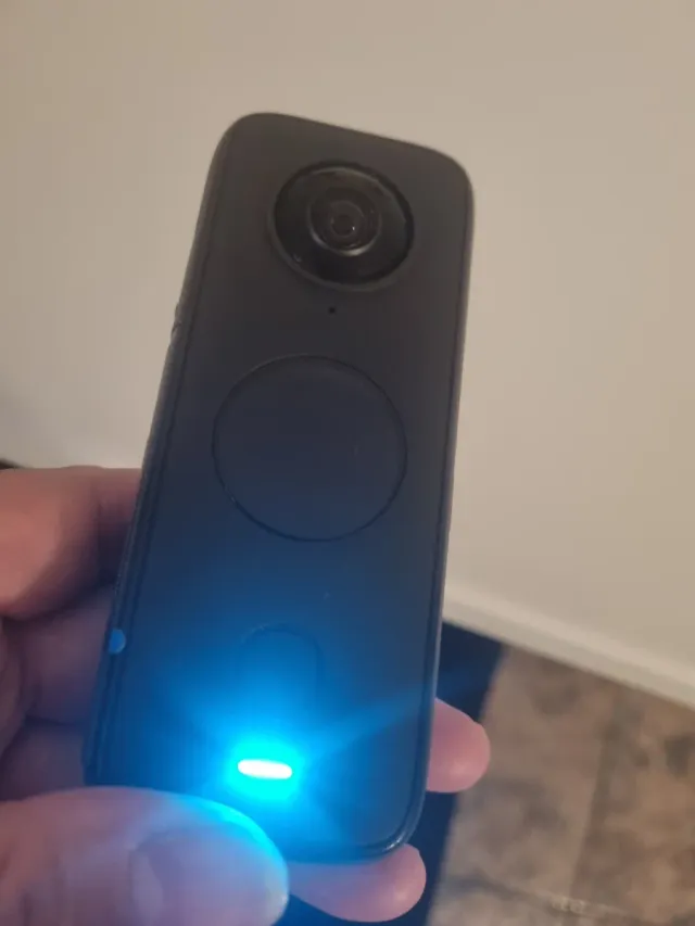 Cámara Insta360 ONE X2 Negra + soporte