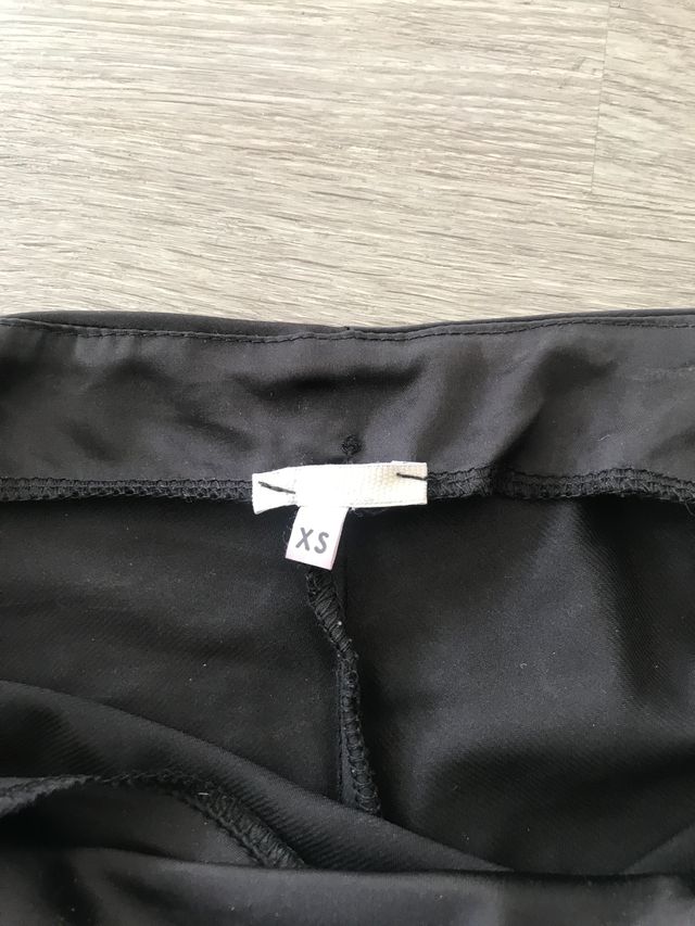 Mini abito nero in satin con spalline regolabili T.XS