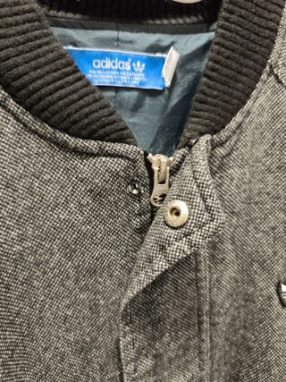 Chaqueta Adidas Bomber Gris y Negra