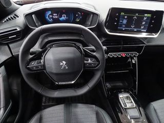 PEUGEOT e2008 Electrico Allure 136 100kW