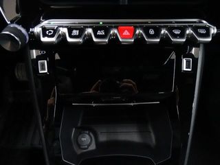 PEUGEOT e2008 Electrico Allure 136 100kW