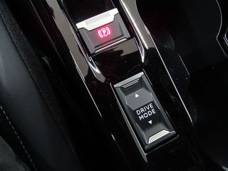 PEUGEOT e2008 Electrico Allure 136 100kW