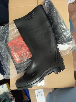 Botas de agua Panter Talla 43 o 44 Nuevas.