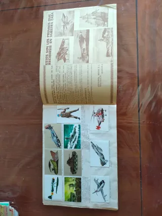 Álbum Cromos El Mundo en Guerra (Faltan 33 cromos)