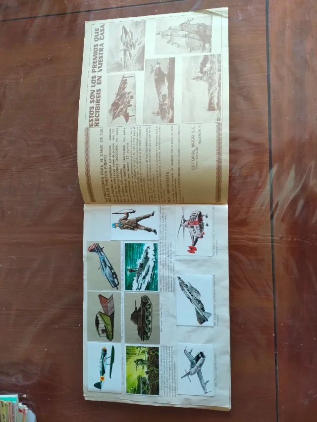 Álbum Cromos El Mundo en Guerra (Faltan 33 cromos)