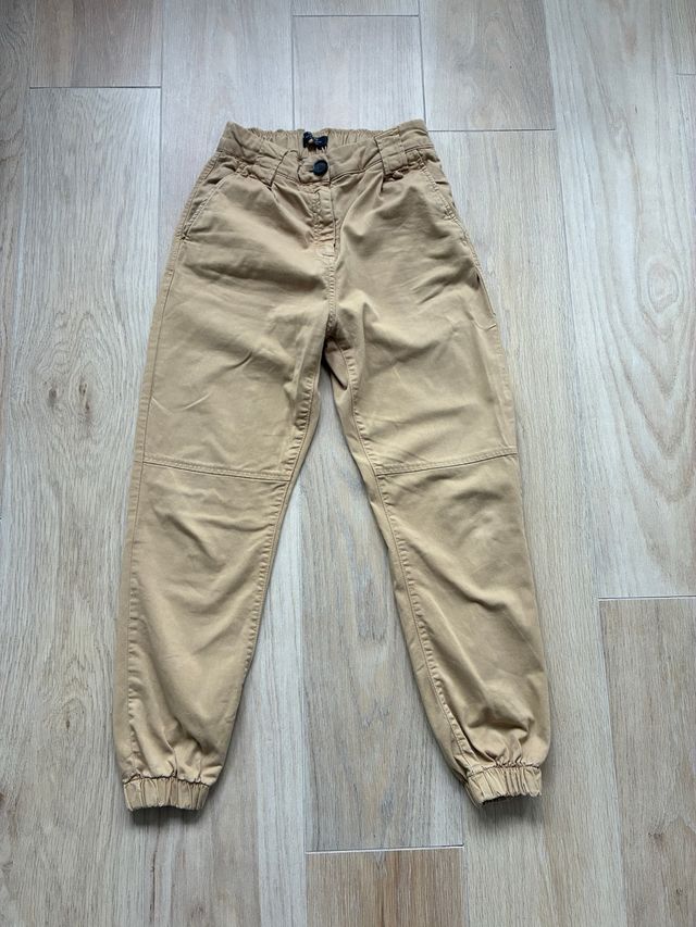 Pantalón cargo marrón Bershka