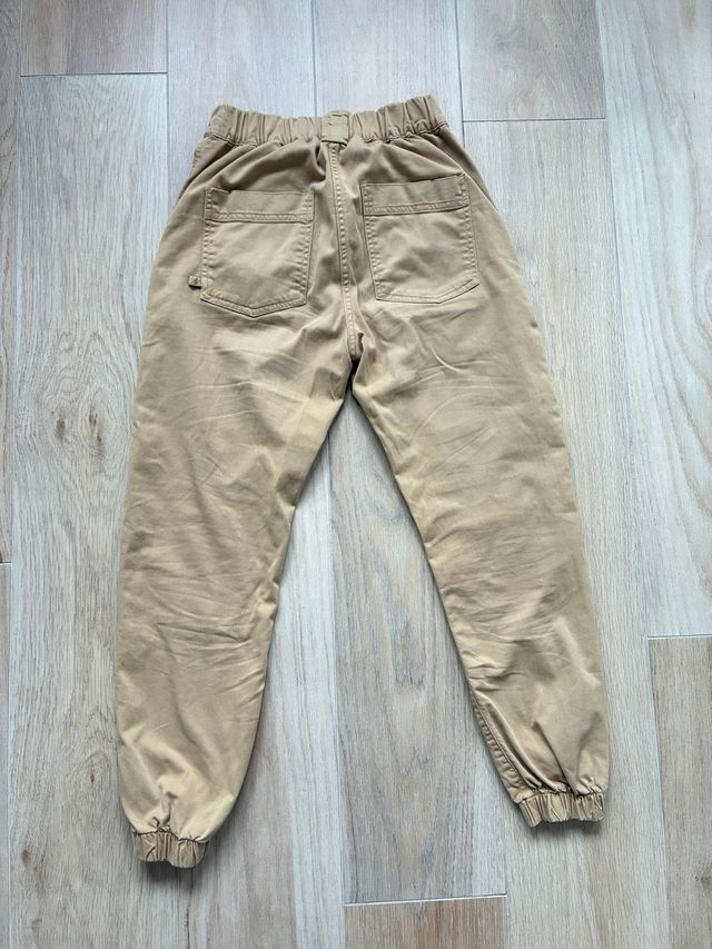 Pantalón cargo marrón Bershka