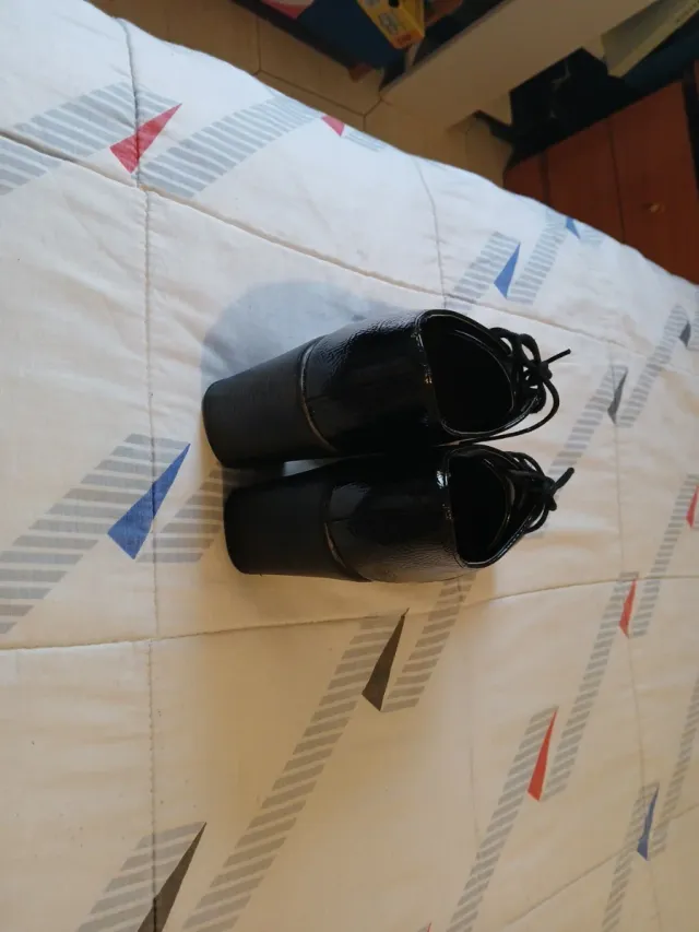 Botines mujer negros charol tacón