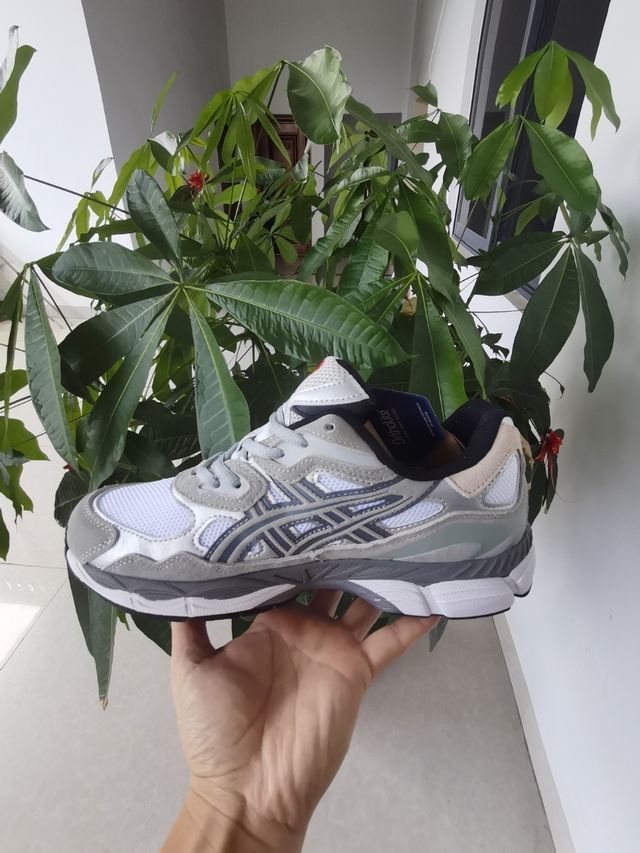 ASICS GEL-NYC Talla 36 Gris/Blanco