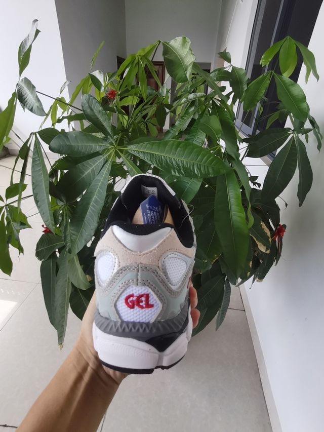 ASICS GEL-NYC Talla 36 Gris/Blanco