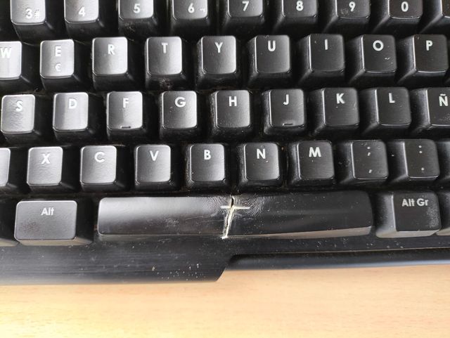 Teclado G.Skill KM780 RGB Averiado