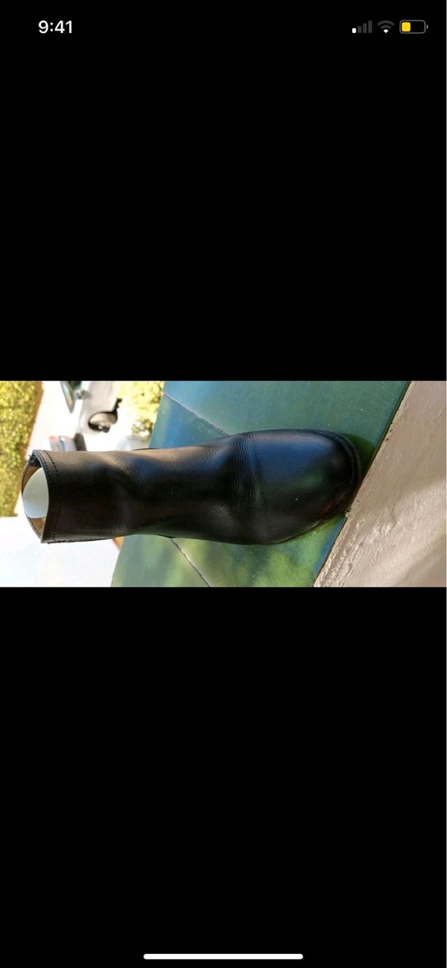 Botines de piel negros