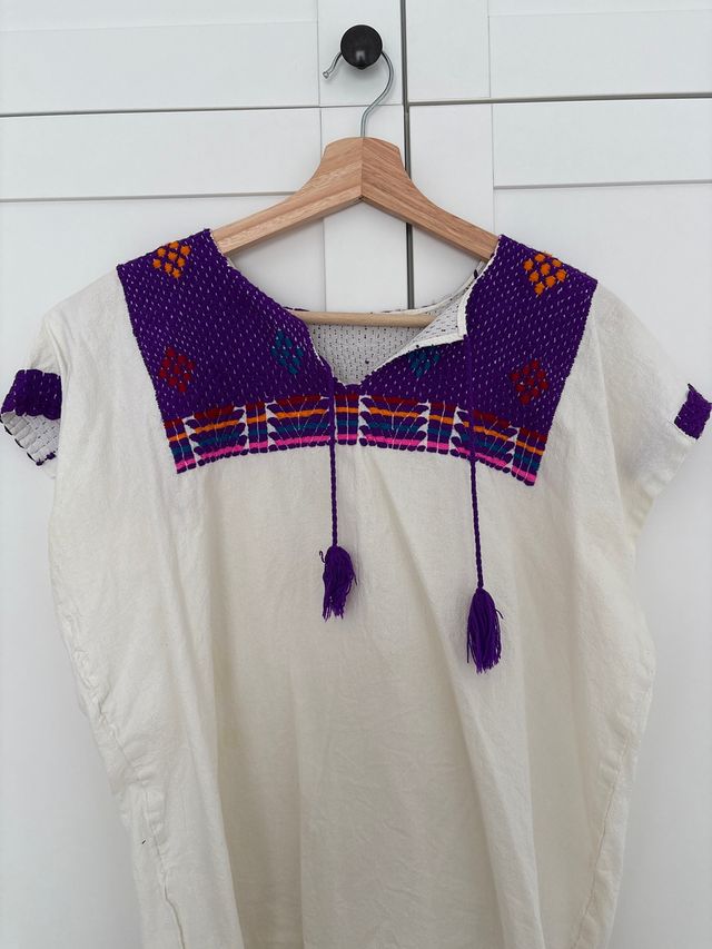Camisa bordada tradicional mexicana