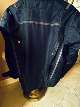 Chaqueta técnica moto azul