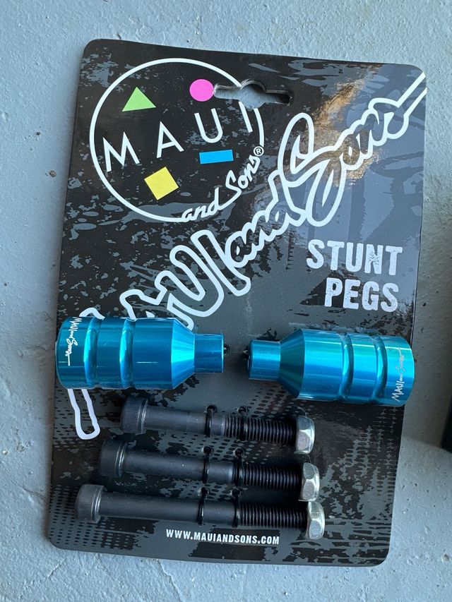 Ruedas 110mm y Stunt Pegs Maui & Sons