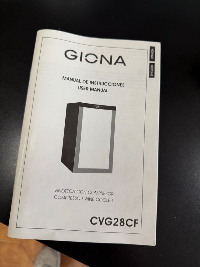 Vinoteca GIONA 28 botellas
