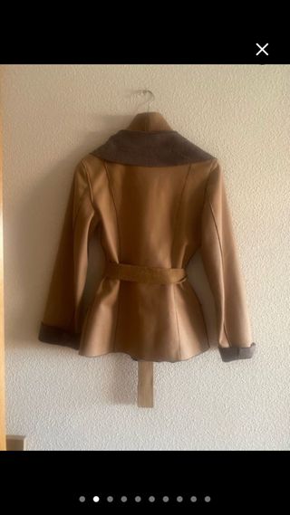 Abrigo Adolfo Domínguez entretiempo con cinturón