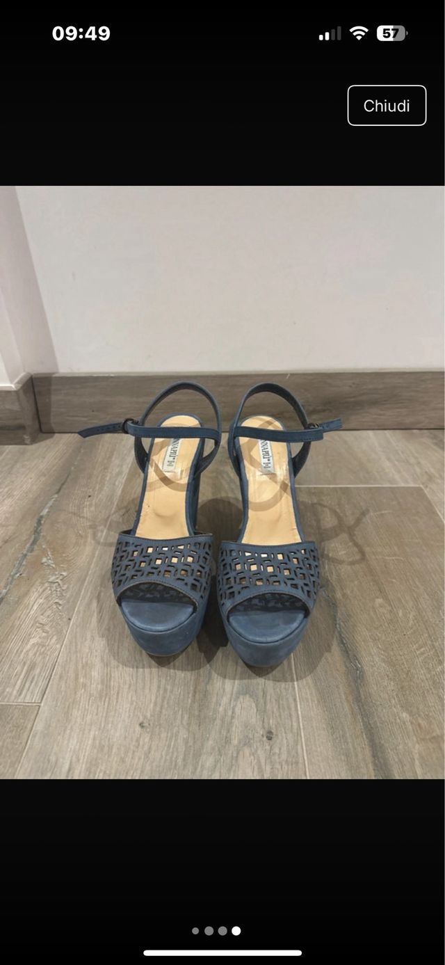 Sandali zeppa effetto camoscio blu