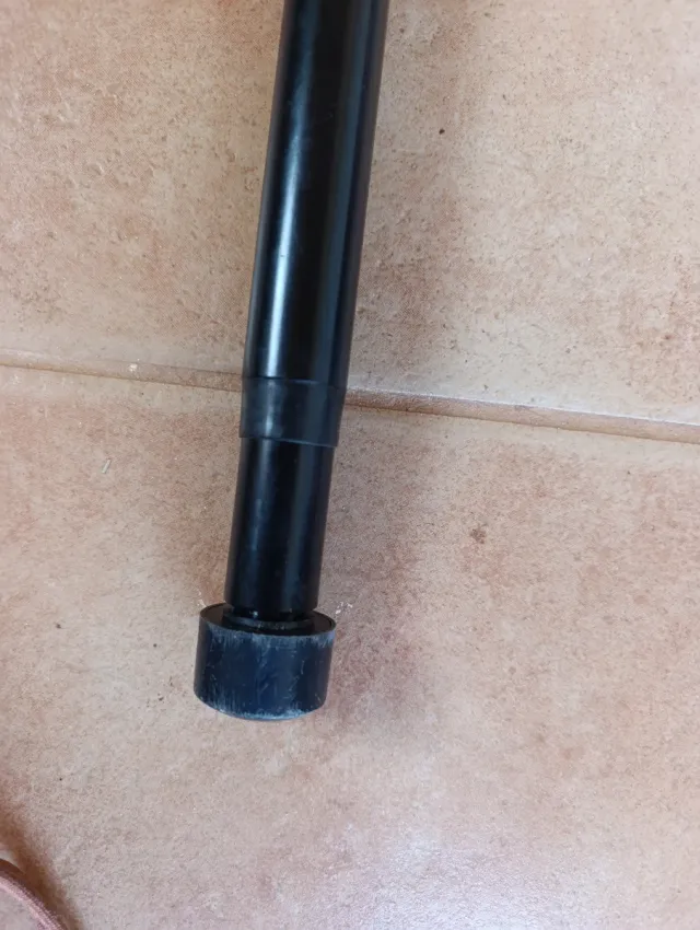 Cortinero extensible metal negro