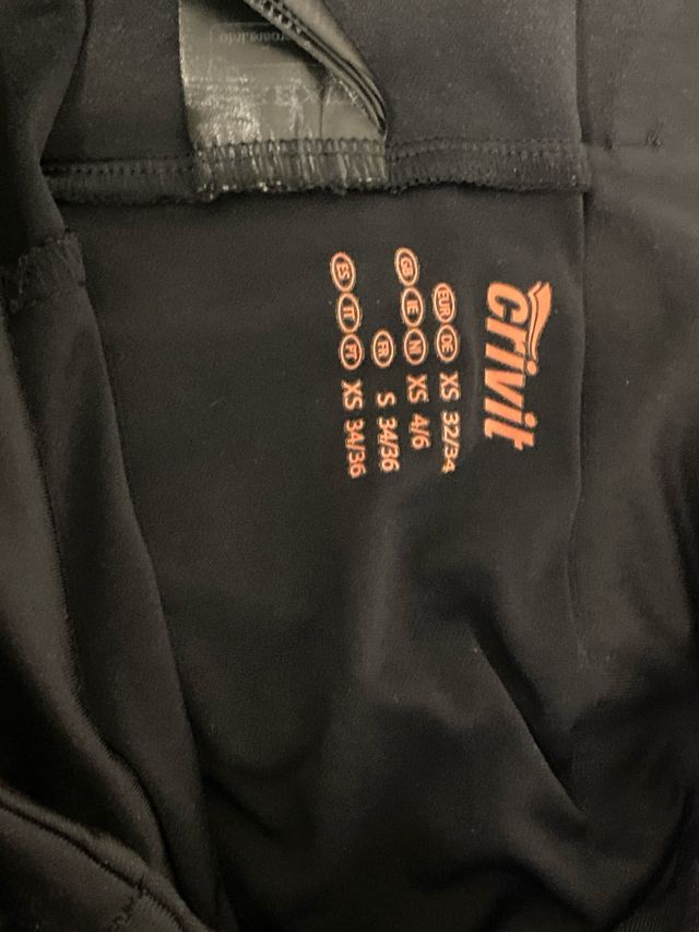 Pantalones cortos deportivos negros