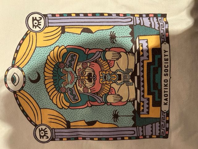 Sudadera Kaotiko beige. Usada muy poco. Unisex.