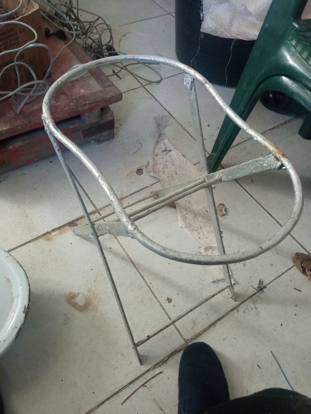 Lavabo  antiguo de metal esmaltado