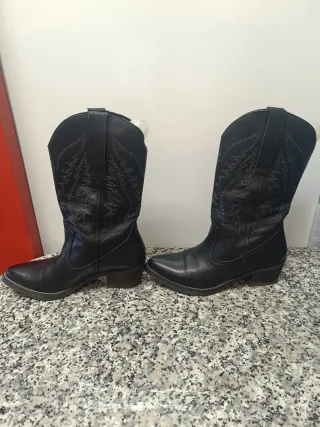 Botas Camperas de piel Negras Talla 37