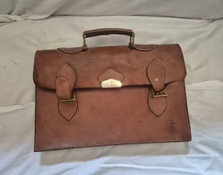 Maletín de cuero antiguo