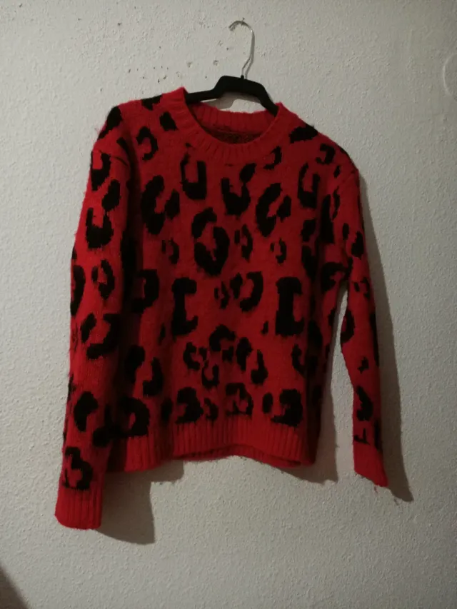 Jersey rojo estampado leopardo