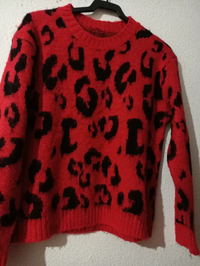 Jersey rojo estampado leopardo