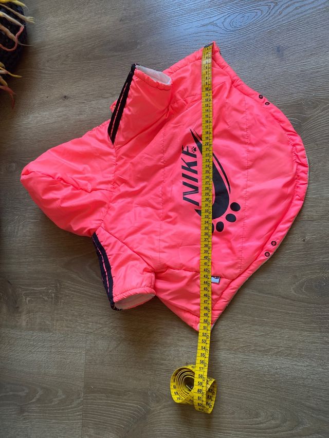 Abrigo para perro Nike rosa
