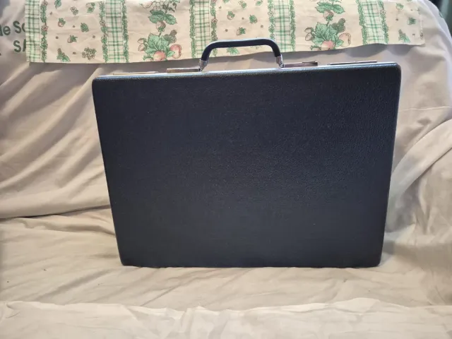 Maletín Rígido Negro y Plateado