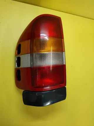 PILOTO TRASERO IZQUIERDO OPEL FRONTERA B