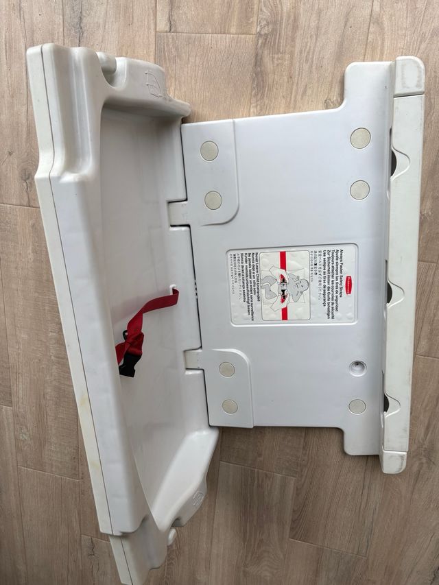 Cambiador Pañales Rubbermaid Pared