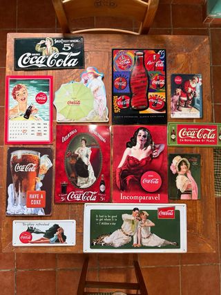 Collezione di piatti in metallo vintage Coca Cola